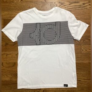 Nike SS Tshirt Unisex Medium